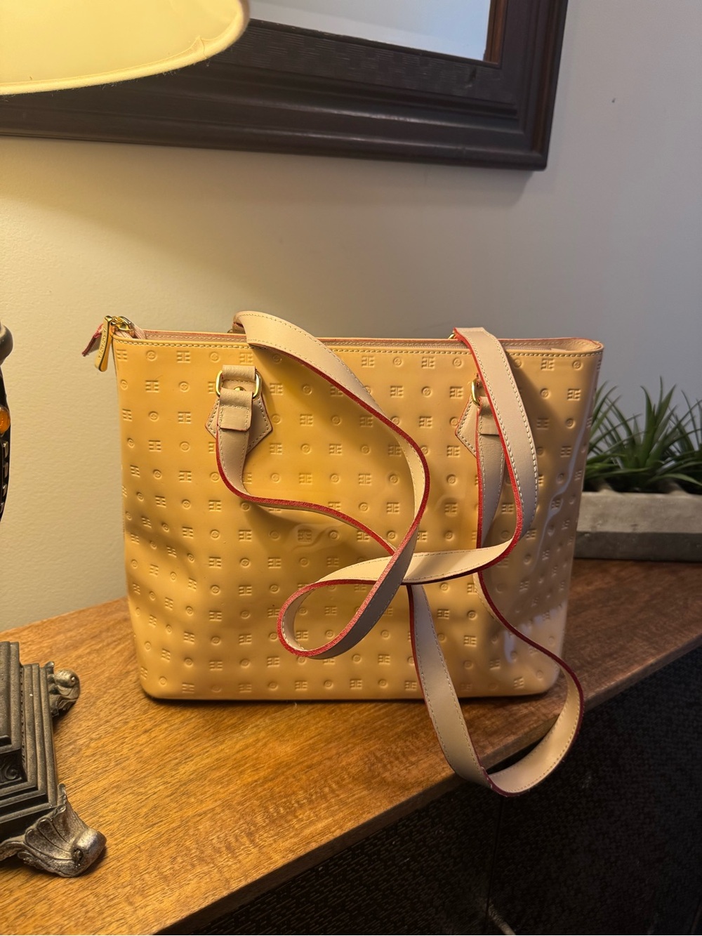 Arcadia Patent Leather Classic Pink Tote Bag - Stylish Everyday Carry - Picture 2 of 5